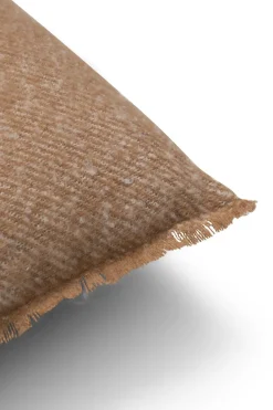 XOOON Camel kussen 47x47cm in kleur Okergeel shop je bij COCOmaison