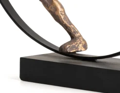 Best XOOON Climbing beeld (H33cm) in de kleur Goud - COCOmaison