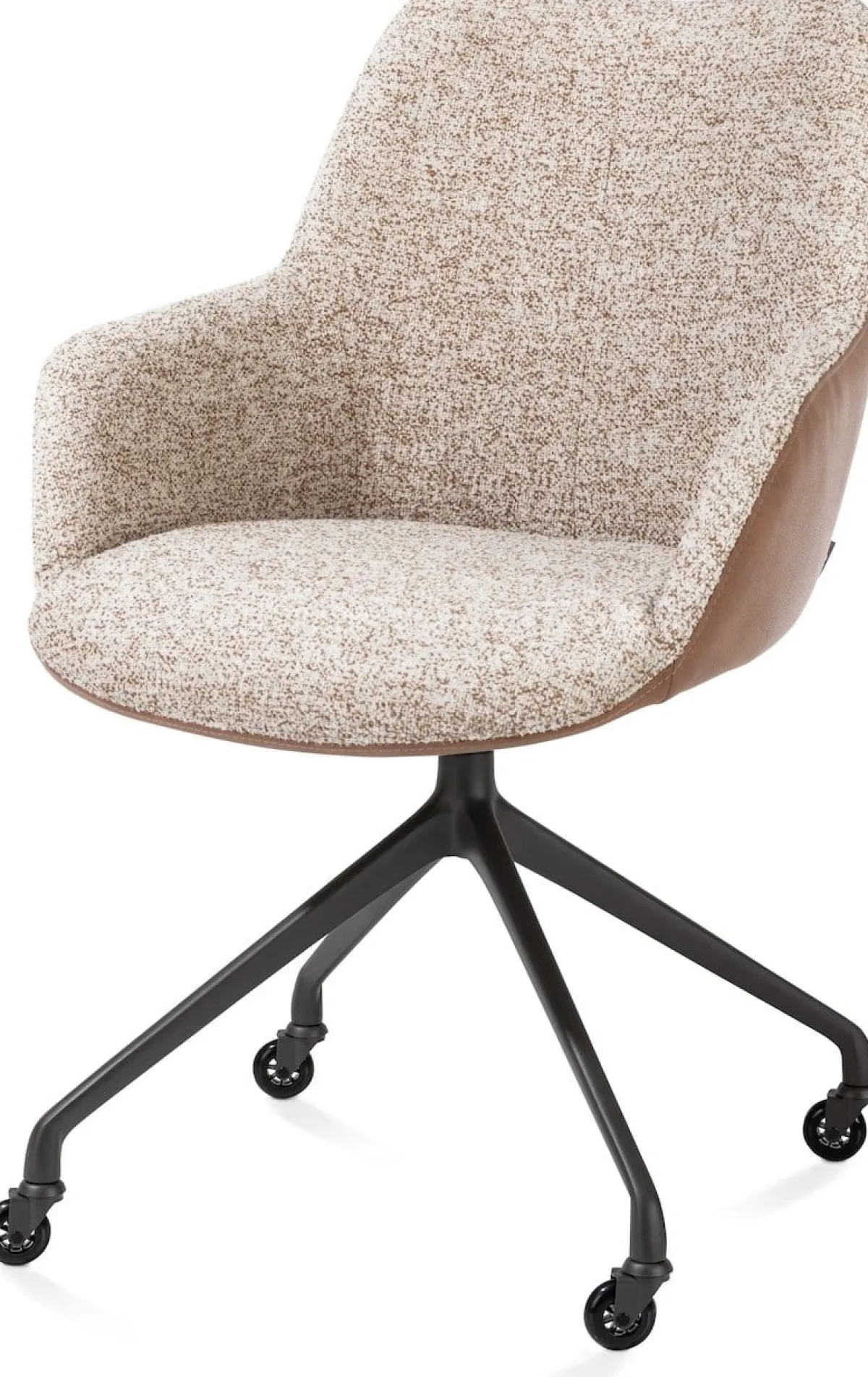 New XOOON Mats, armstoel aluminium frame wielen rough off black - combi Pala cognac + Luton koper