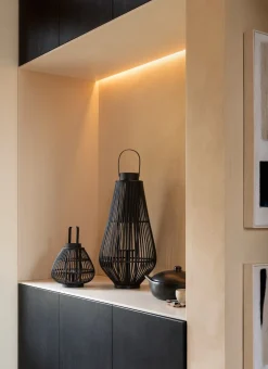 Online XOOON Philou windlicht H26,5cm in de kleur Zwart - COCOmaison