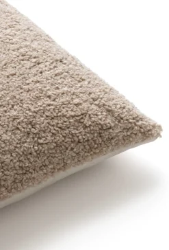 New XOOON Teddy kussen 30x50cm in de kleur Beige - COCOmaison
