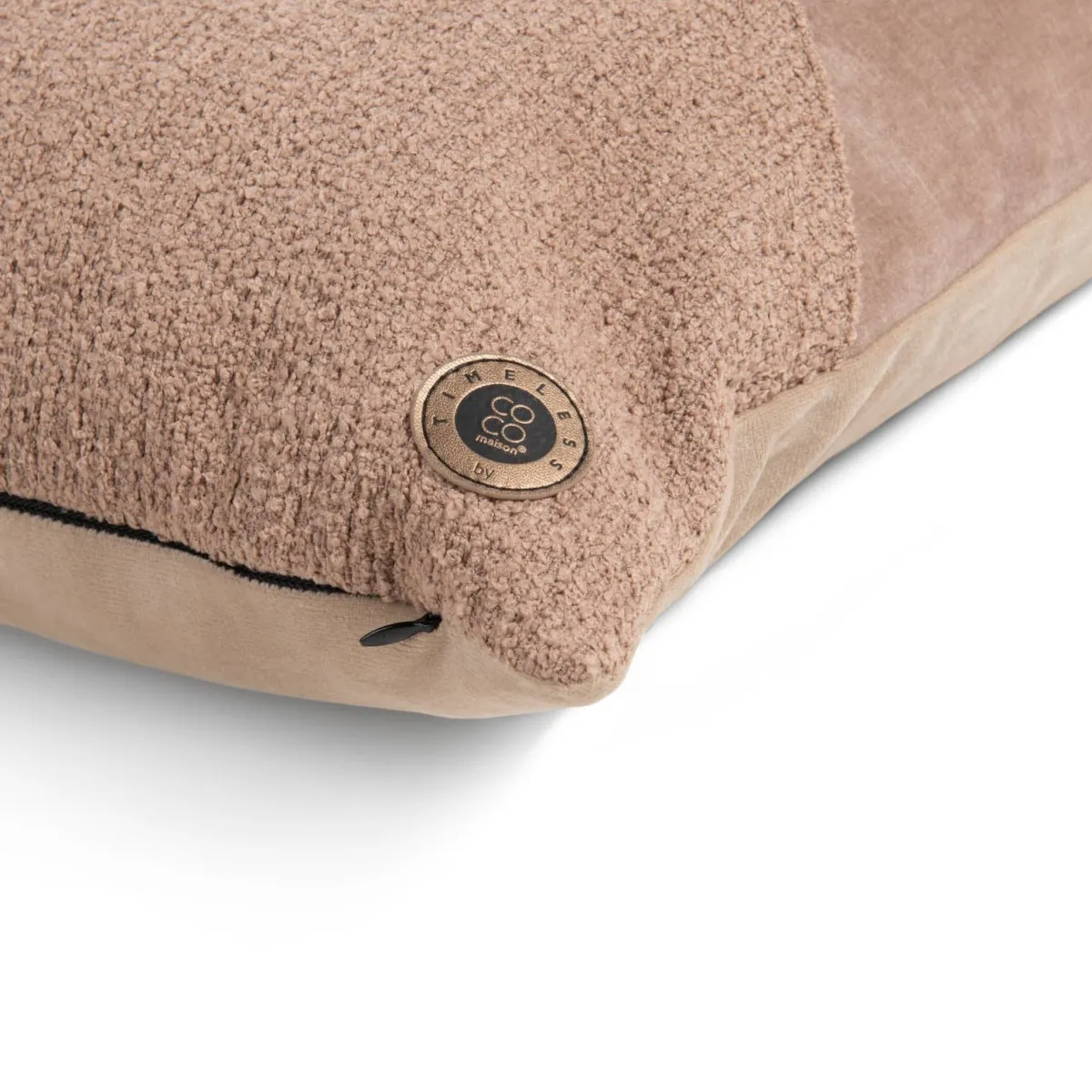 Outlet XOOON Timeless Aria kussen 45x45cm in de kleur Camel - COCOmaison