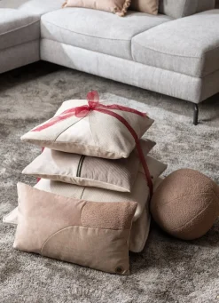 Online XOOON Timeless Aria kussen 45x45cm in de kleur Beige - COCOmaison