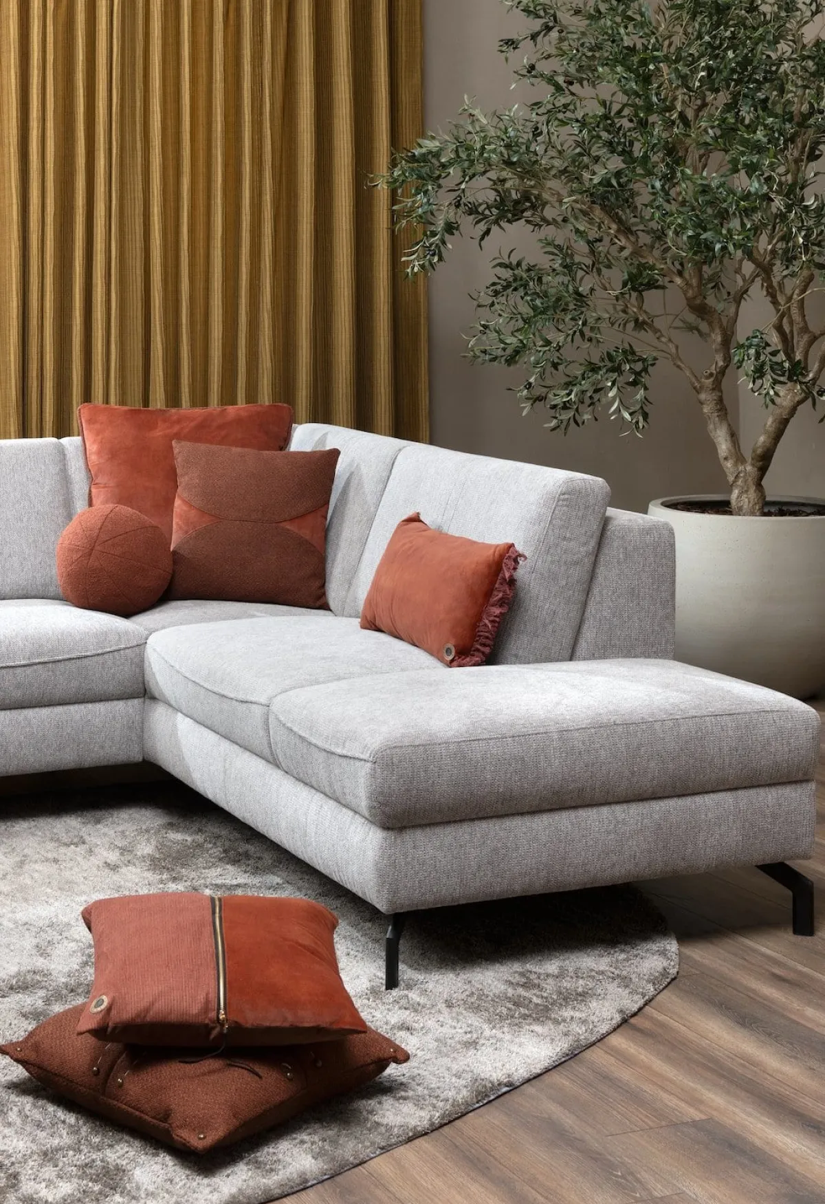 Outlet XOOON Timeless Sean kussen 60x60cm in de kleur Koper - COCOmaison