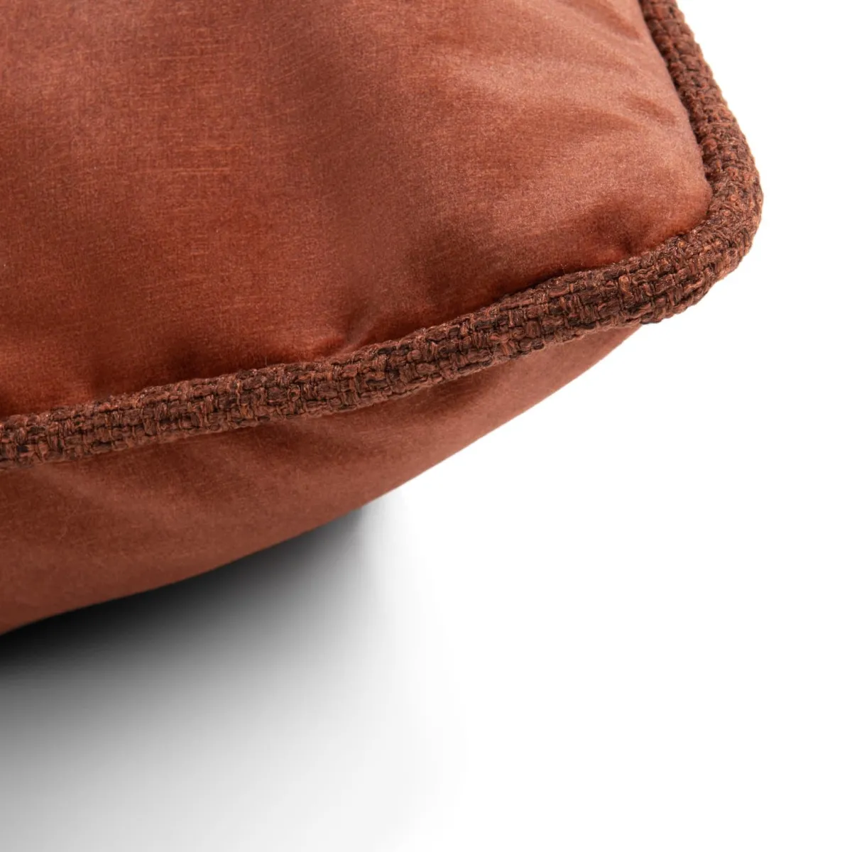 Outlet XOOON Timeless Sean kussen 60x60cm in de kleur Koper - COCOmaison