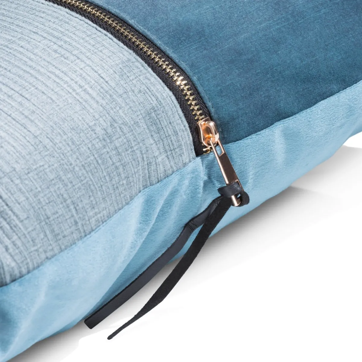 Clearance XOOON Timeless Sofia kussen 45x45cm in de kleur Blauw - COCOmaison