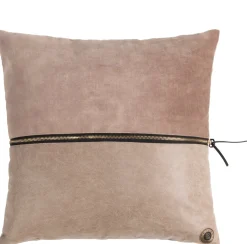 Online XOOON Timeless Sofia kussen 45x45cm in de kleur Camel - COCOmaison