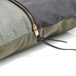 Discount XOOON Timeless Sofia kussen 45x45cm in de kleur Olijf - COCOmaison